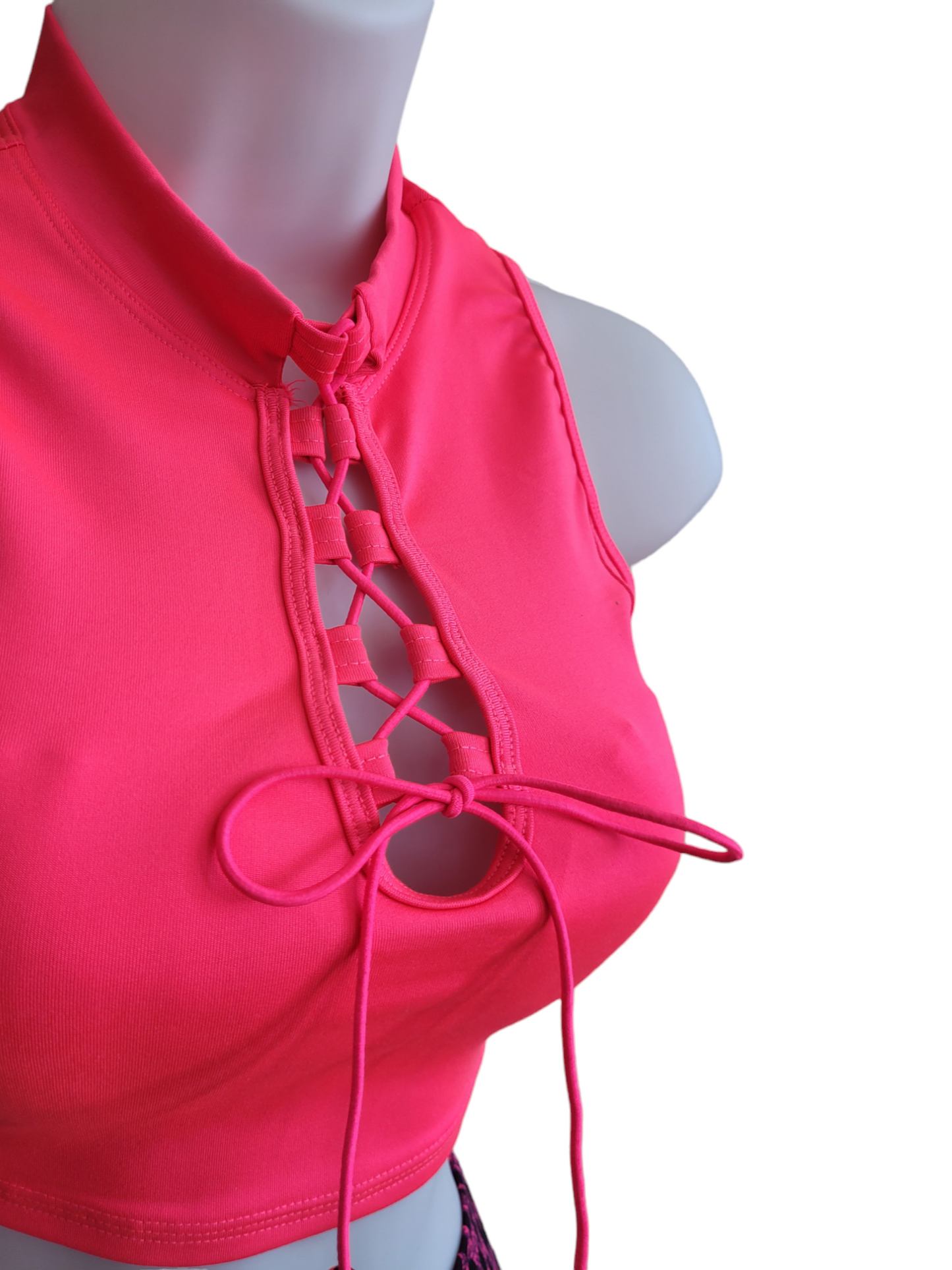 Peto Deportivo Con Trenzado Frontal