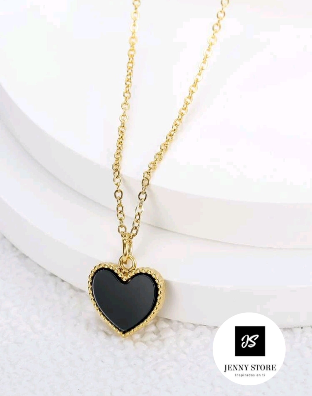 Collar Con Accesorio de Corazón Negro