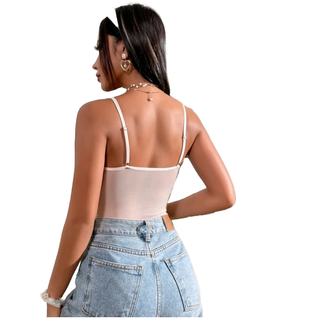Body Rosa Con Bordado Floral y Trenzado Lateral