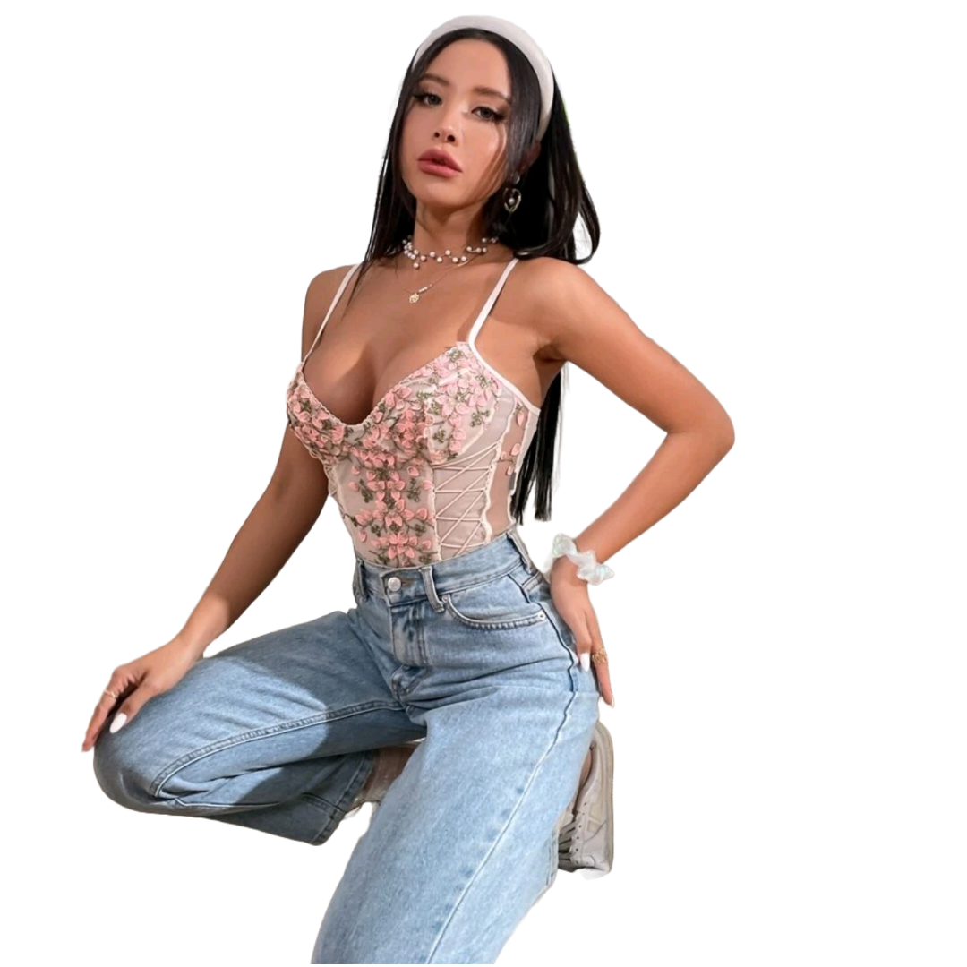 Body Rosa Con Bordado Floral y Trenzado Lateral