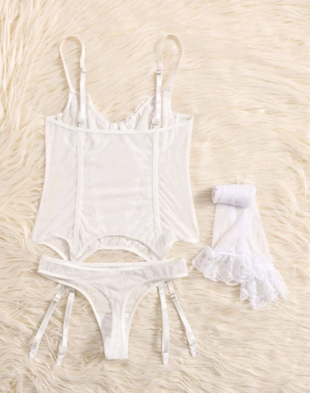 Conjunto de Lencería Color Blanco Con Medias